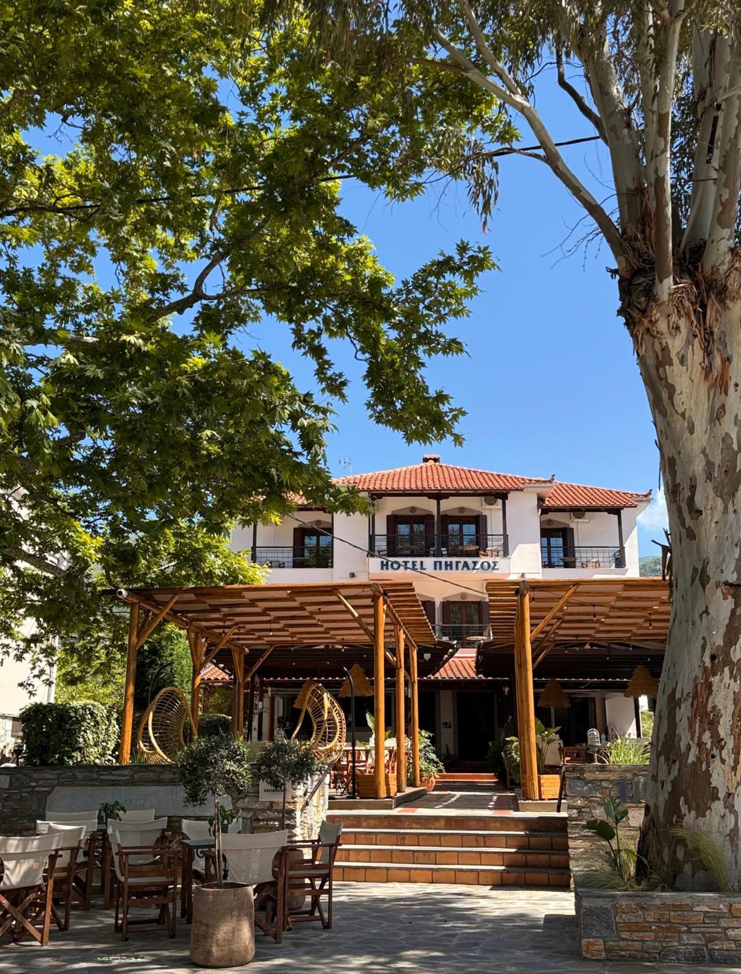 Pegasus Hotel & Coastal Cafe Kala Nera Bagian luar foto